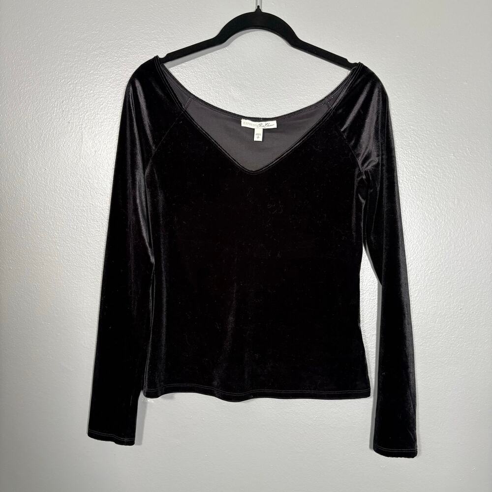 Express One Eleven Velvet Whimysgoth Top Black Long Sleeve - Size Small - V-Neck